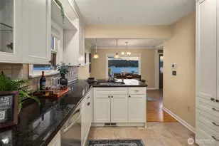 11754 Riviera Pl NE, Seattle, WA 98125 - Photo 5