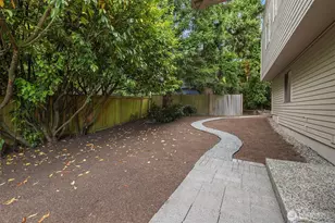 21006 NE 18th Pl, Sammamish, WA 98074 - Photo 29