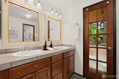 23417 Edmonds Way, Edmonds, WA 98026 - Photo 19