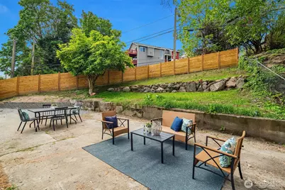 9275 Renton Avenue S, Seattle, WA 98118 - Photo 27
