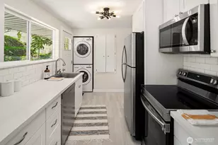 9275 Renton Ave S, Seattle, WA 98118 - Photo 11