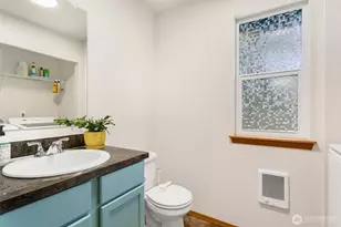 22207 126th St E, Bonney Lake, WA 98391 - Photo 11