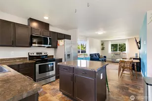 22207 126th St E, Bonney Lake, WA 98391 - Photo 7
