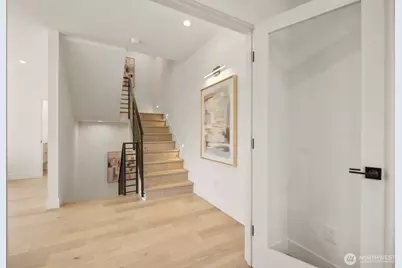 726 N 89th Street, Seattle, WA 98103 - Photo 23