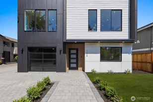 726 N 89th St, Seattle, WA 98103 - Photo 5