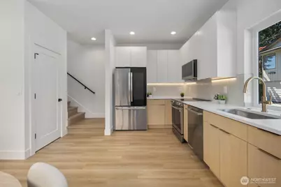 726 N 89th Street #B, Seattle, WA 98103 - Photo 3