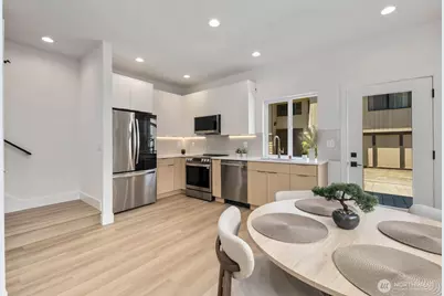 726 N 89th Street #B, Seattle, WA 98103 - Photo 11