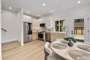726 N 89th St, Seattle, WA 98103 - Photo 11