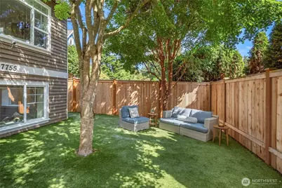 7755 35th Avenue NE, Seattle, WA 98115 - Photo 3
