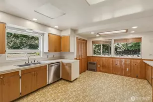 4210 Crescent Ave, Everett, WA 98203 - Photo 11