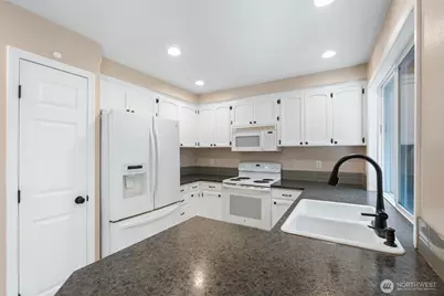 15711 NE 117th Court, Brush Prairie, WA 98606 - Photo 13