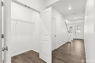 726 129th St E, Tacoma, WA 98445 - Photo 3