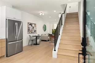 10835 11th Ave NE, Seattle, WA 98125 - Photo 9