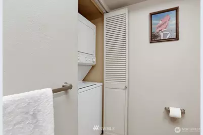 4020 Aurora Avenue N #303, Seattle, WA 98103 - Photo 5