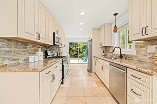 10758 Ashworth Ave N, Seattle, WA 98133 - Photo 13