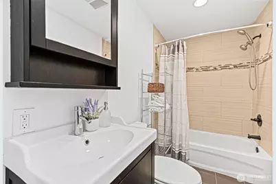 10758 Ashworth Avenue N, Seattle, WA 98133 - Photo 21