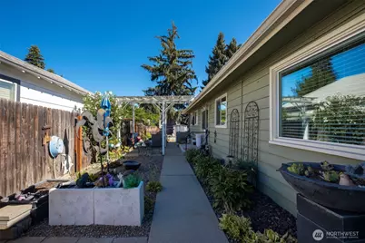 4 N Wilson Street, Wenatchee, WA 98801 - Photo 15