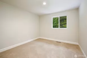 19920 NE 185th St, Woodinville, WA 98077 - Photo 17