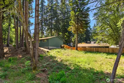 12249 N Madison Avenue NE, Bainbridge Island, WA 98110 - Photo 25