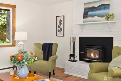 12249 N Madison Avenue NE, Bainbridge Island, WA 98110 - Photo 3