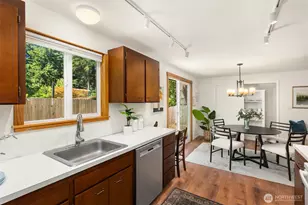 12249 N Madison Ave NE, Bainbridge Island, WA 98110 - Photo 9