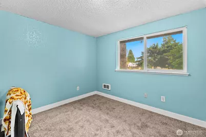 401 E 66th Street, Tacoma, WA 98404 - Photo 17