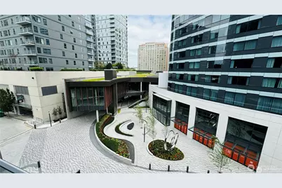 889 Avenue Square NE #410, Bellevue, WA 98004 - Photo 9
