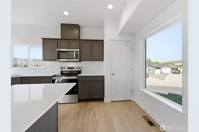 1948 N Mineral Place, East Wenatchee, WA 98802 - Photo 9