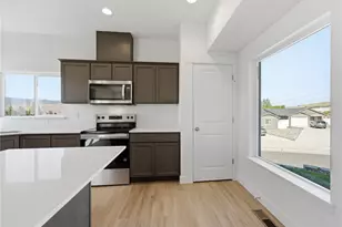 1948 N Mineral Pl, East Wenatchee, WA 98802 - Photo 9
