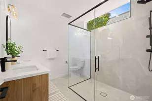 955 N 35th St, Seattle, WA 98103 - Photo 17