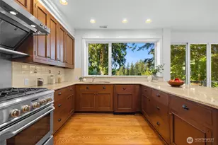 2057 E Beaver Lake Dr SE, Sammamish, WA 98075 - Photo 7