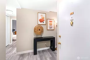 75 E Lynn St, Seattle, WA 98102 - Photo 17