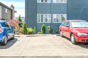 75 E Lynn St, Seattle, WA 98102 - Photo 3