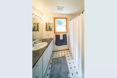 2196 N Bluff Road, Greenbank, WA 98253 - Photo 13