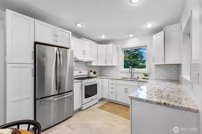137 33rd Street, Bellingham, WA 98225 - Photo 3
