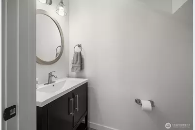 5984 B 26th Avenue SW, Seattle, WA 98106 - Photo 9