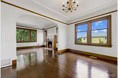102 N 41st Street, Seattle, WA 98103 - Photo 9