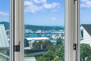 102 N 41st St, Seattle, WA 98103 - Photo 23