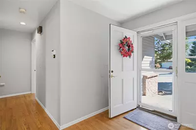 14018 SE 51st Place, Bellevue, WA 98006 - Photo 7