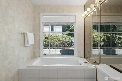 14018 SE 51st Place, Bellevue, WA 98006 - Photo 23