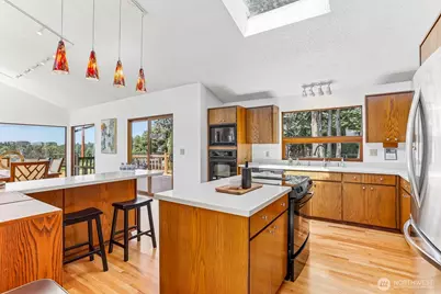 13604 SE 1st Street, Bellevue, WA 98005 - Photo 11