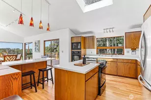 13604 SE 1st St, Bellevue, WA 98005 - Photo 11