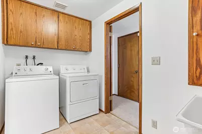 13604 SE 1st Street, Bellevue, WA 98005 - Photo 23