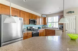 8210 Vashon Dr NE, Lacey, WA 98516 - Photo 11