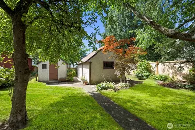 1047 NE 98th Street, Seattle, WA 98115 - Photo 27