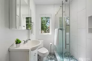 1047 NE 98th St, Seattle, WA 98115 - Photo 13