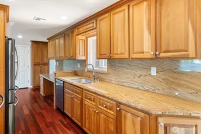 605 S 198th Street, Des Moines, WA 98148 - Photo 7