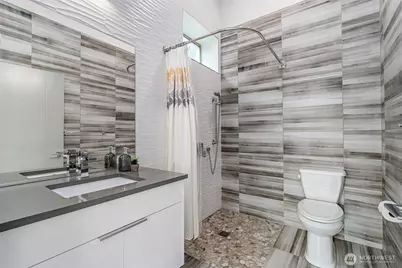 6747 15th Avenue NW, Seattle, WA 98117 - Photo 27