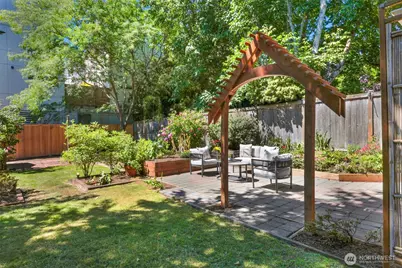 7515 Mary Avenue NW, Seattle, WA 98117 - Photo 27