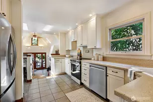 7515 Mary Ave NW, Seattle, WA 98117 - Photo 9